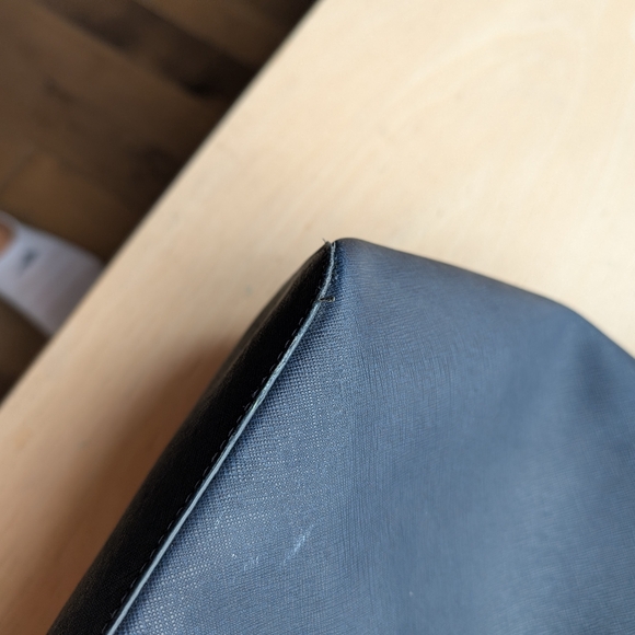 Michael Kors Jet Set Tote - Picture 10 of 10